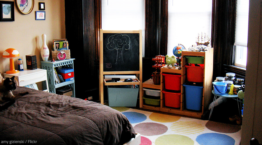 Packing your child's room can be fun for your little one.