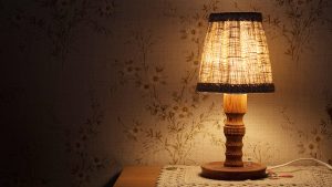 Tips on how to pack lamps for moving.