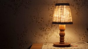 Tips on how to pack lamps for moving.